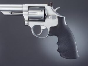 Hogue Taurus Medium and Large Frame Square Butt Rubber Grips - Black